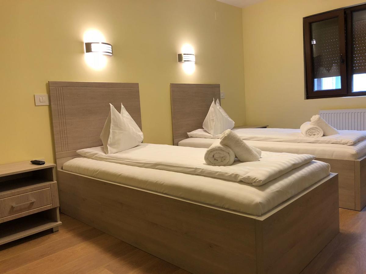 Vila Toscana Тимишоара Екстериор снимка