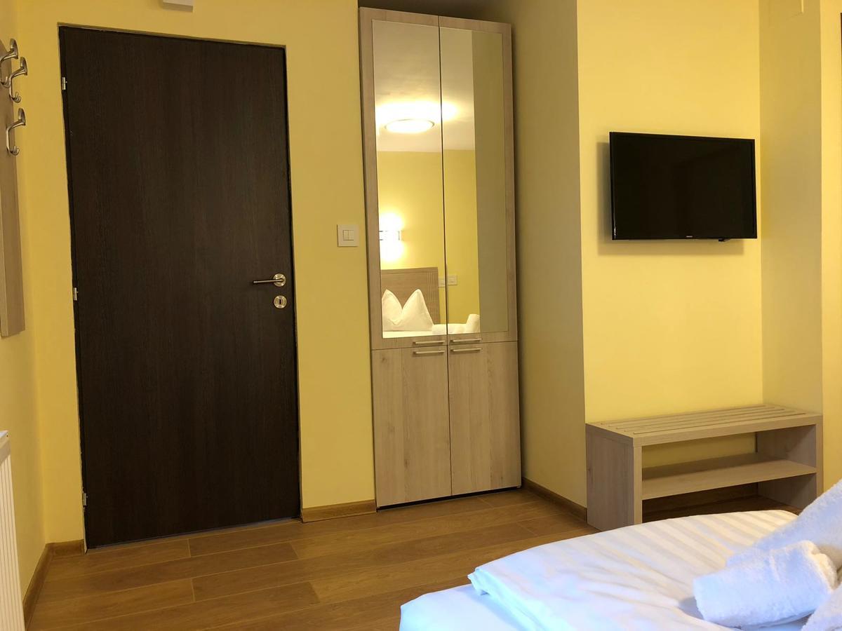 Vila Toscana Тимишоара Екстериор снимка