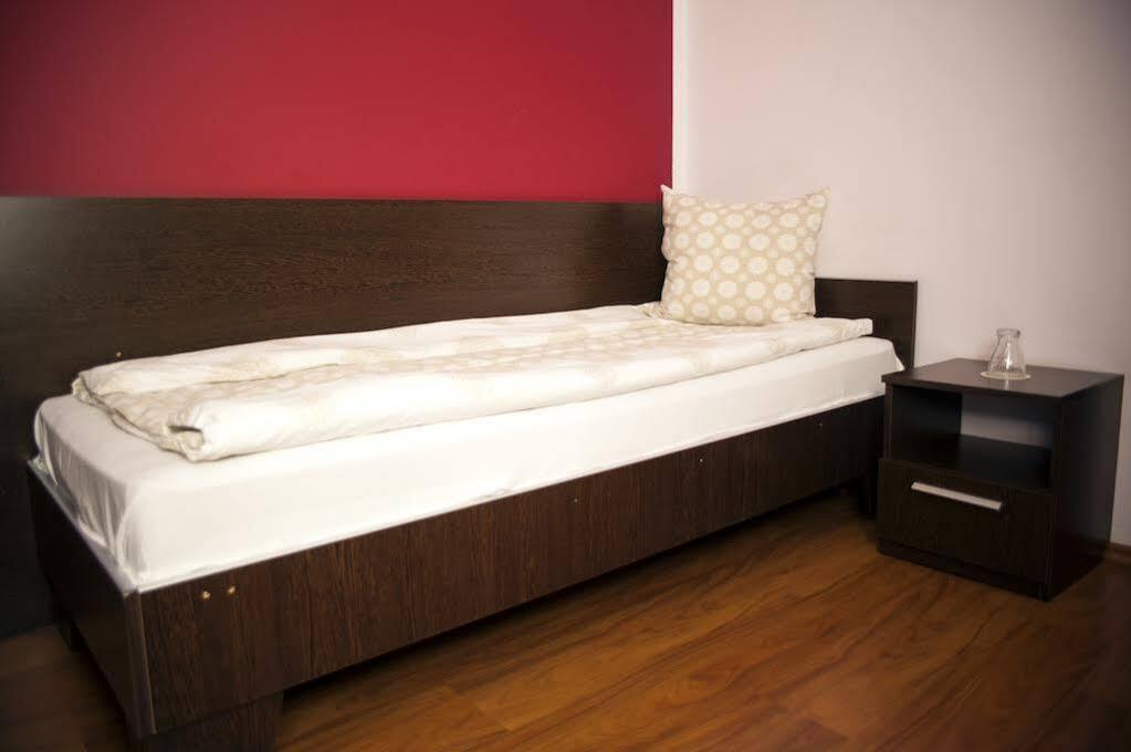 Vila Toscana Тимишоара Екстериор снимка